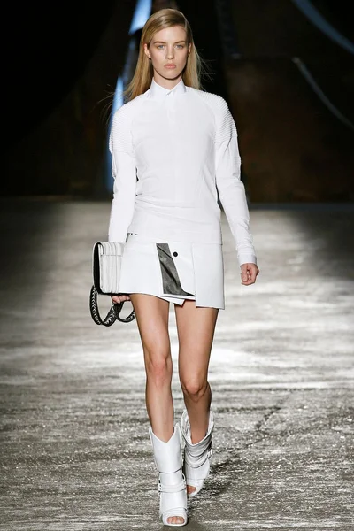 Look 11